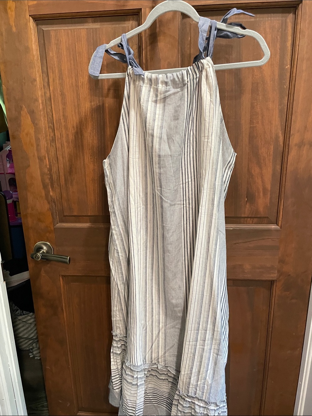 Doe & Rae Light Gray Striped Tie-Shoulder Dress - Picture 3 of 7